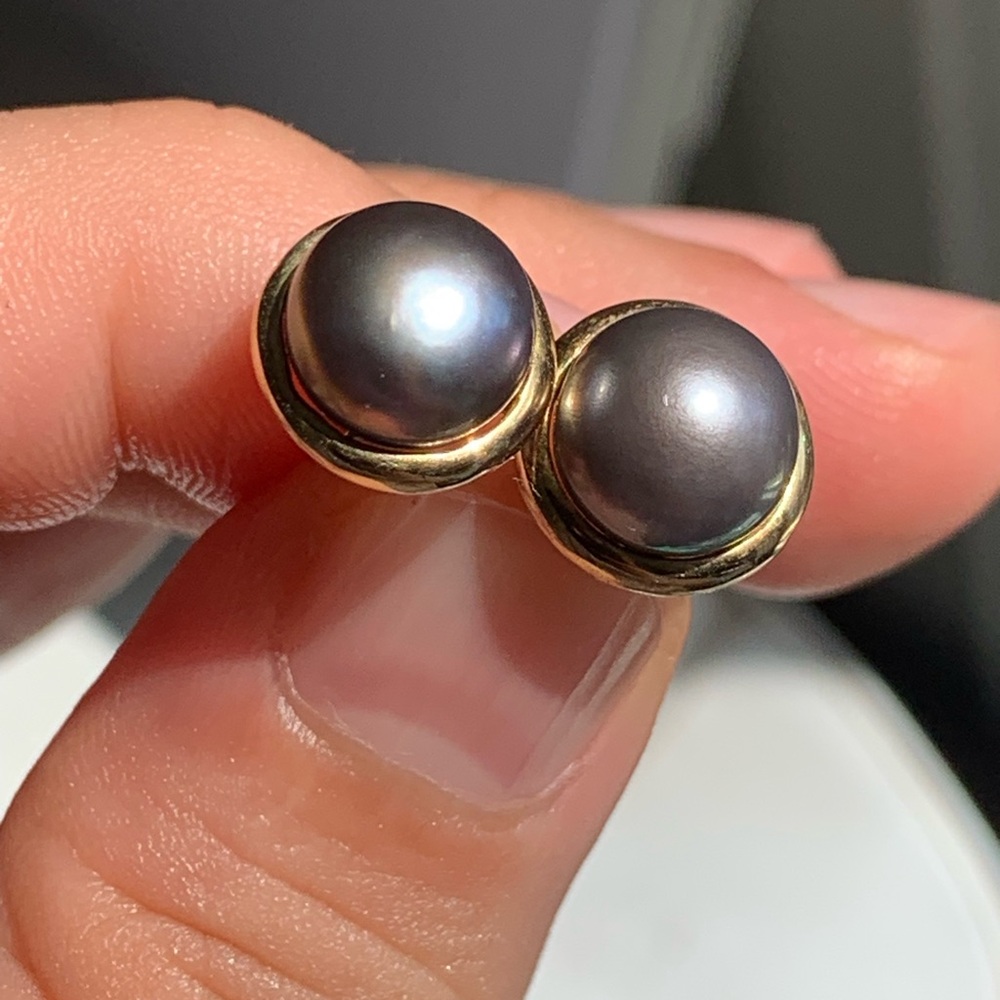 Elegant 14k Gold and Gray Pearl Earrings